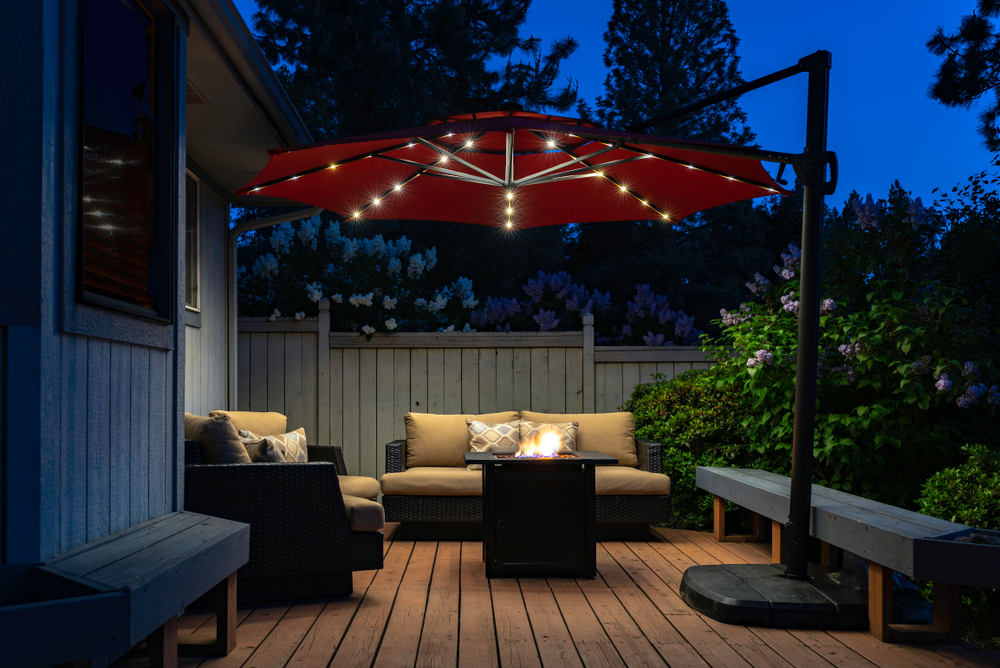 How Can You Maximize Space and Functionality with a Custom Deck?